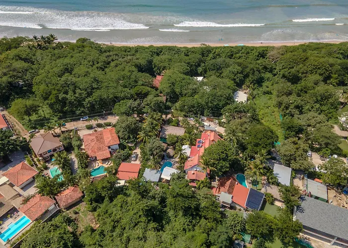 Surf Camp Hostel *