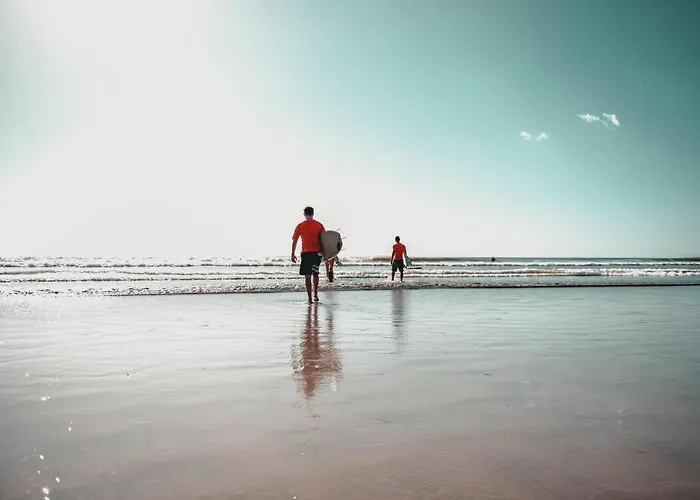 Surf Camp Hostel *